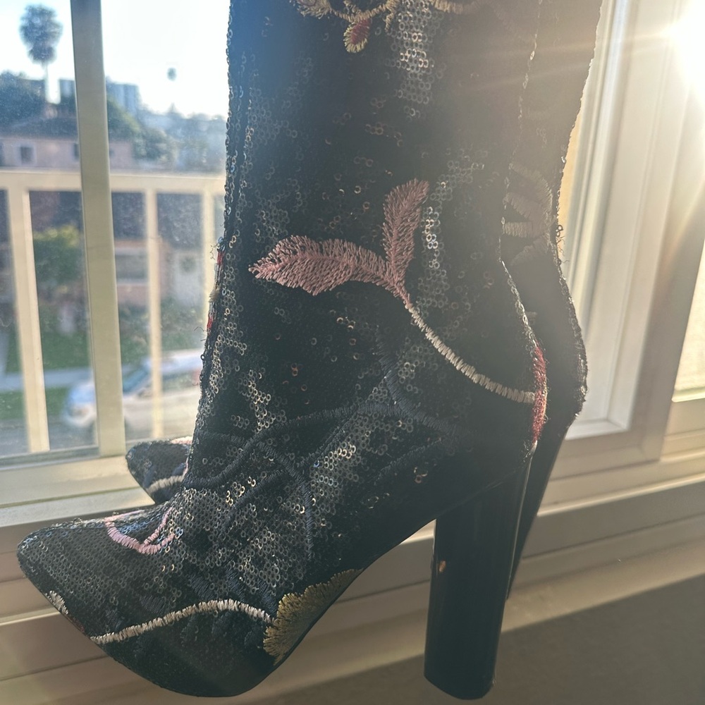 Floral Embroidered Sequined Black Boots - image 7